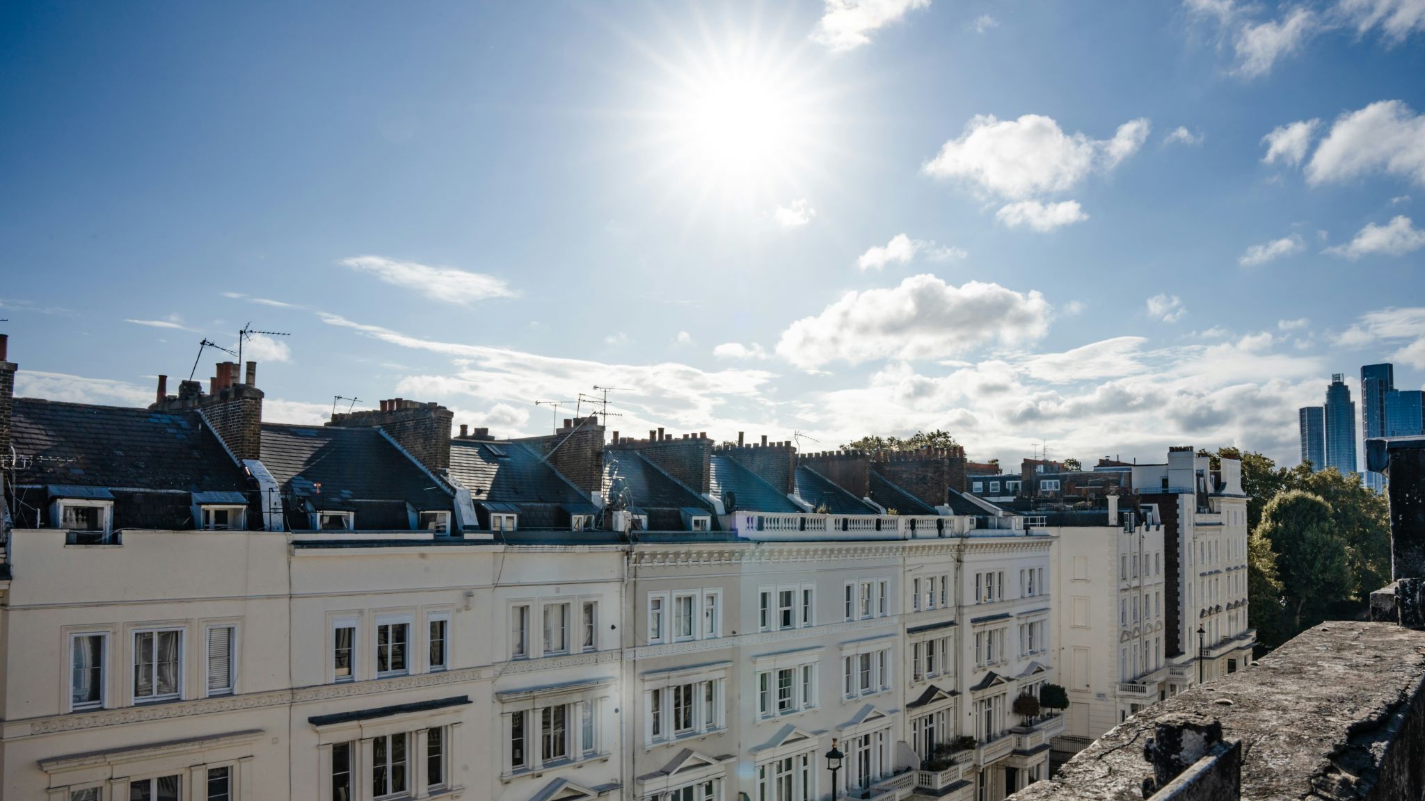 🇬🇧 UK House Prices Stagnate in June as Market Remains Subdued 🏡