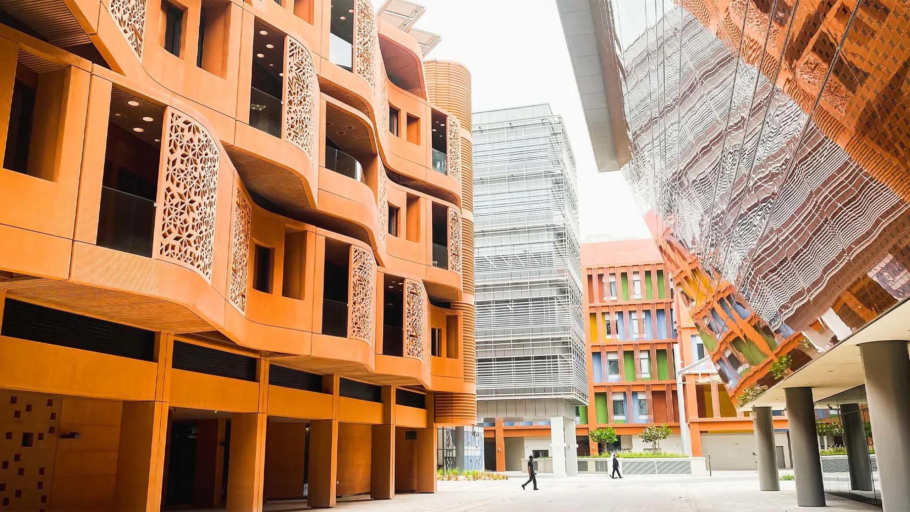 🇦🇪 Dubai Opens Property Market to Masdar City Free Zone Companies🏗️