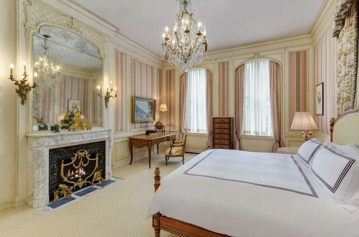 Manhattan’s Largest Private Home Enters Contract