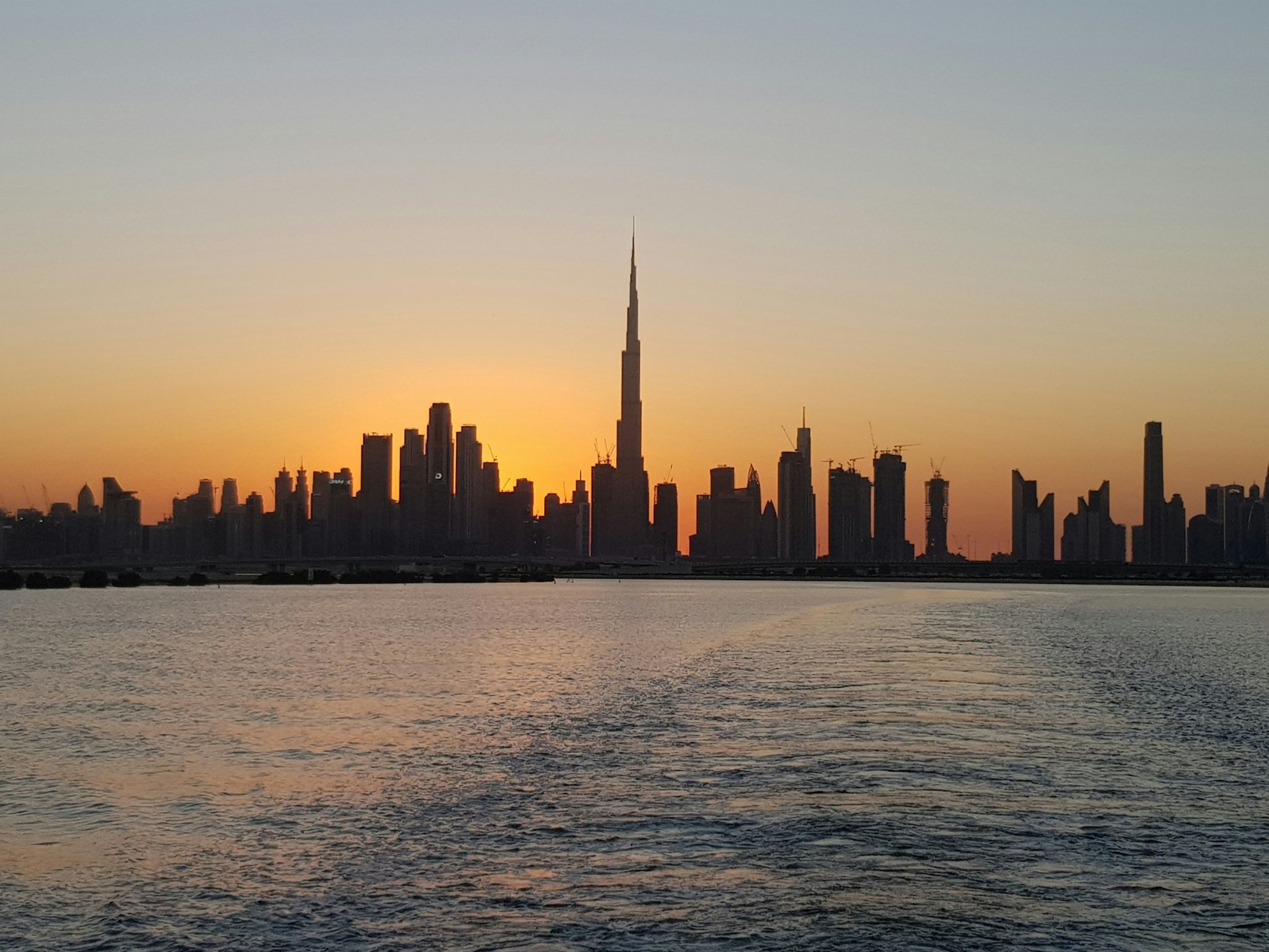 Dubai Commercial Property Market Surges to AED 30.38 Billion as Record Demand Drives Growth 🇦🇪 📈