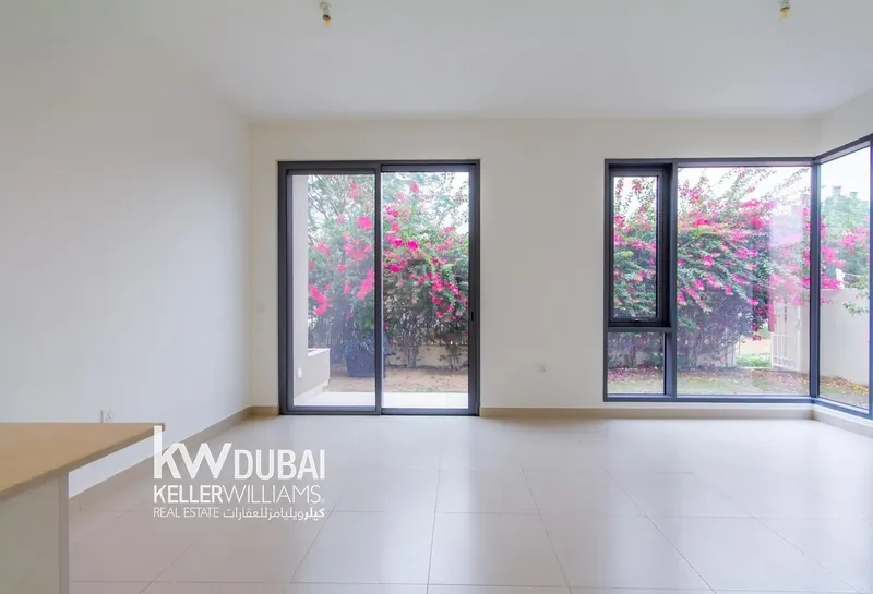 Single Row | Vacant | Prime Location | High ROI