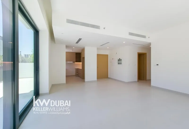 BRAND NEW | VACANT | MAID ROOM |