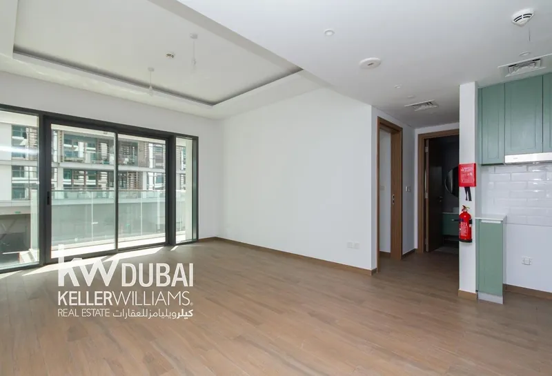 RESALE |VACANT| COMMUNITY LIVING | BEST LAYOUT