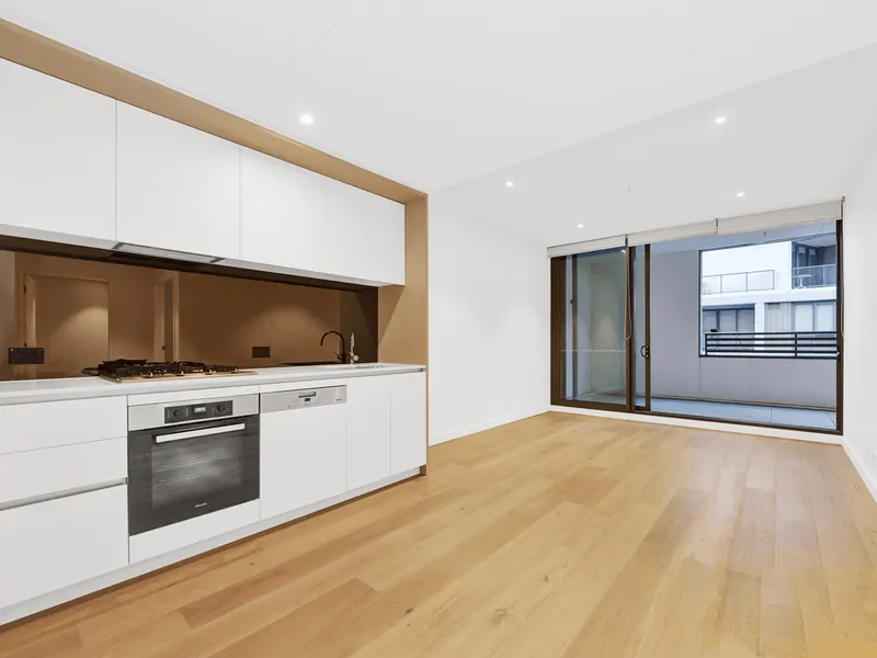 Spacious 2 bedrooms apartment located famous community "Darling Square!