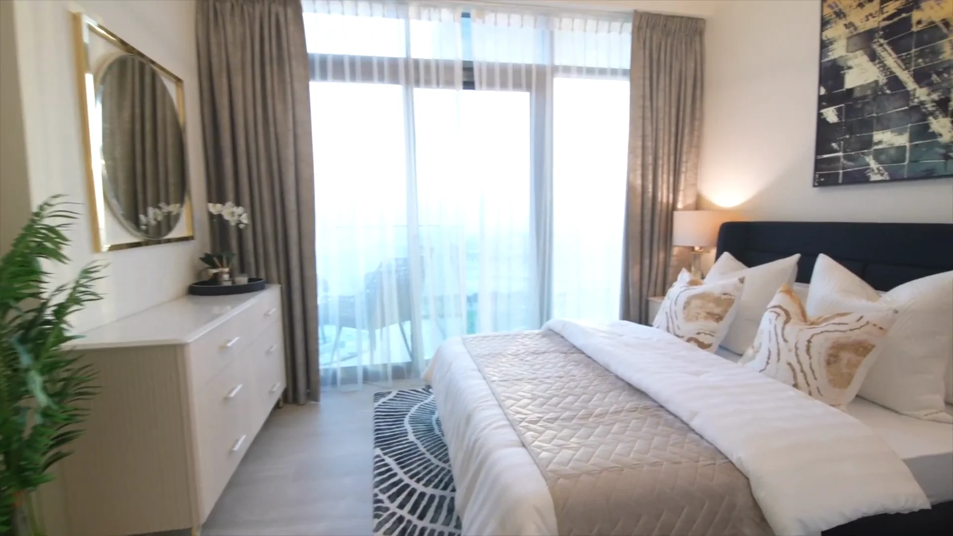 Ceiling-to-floor windows