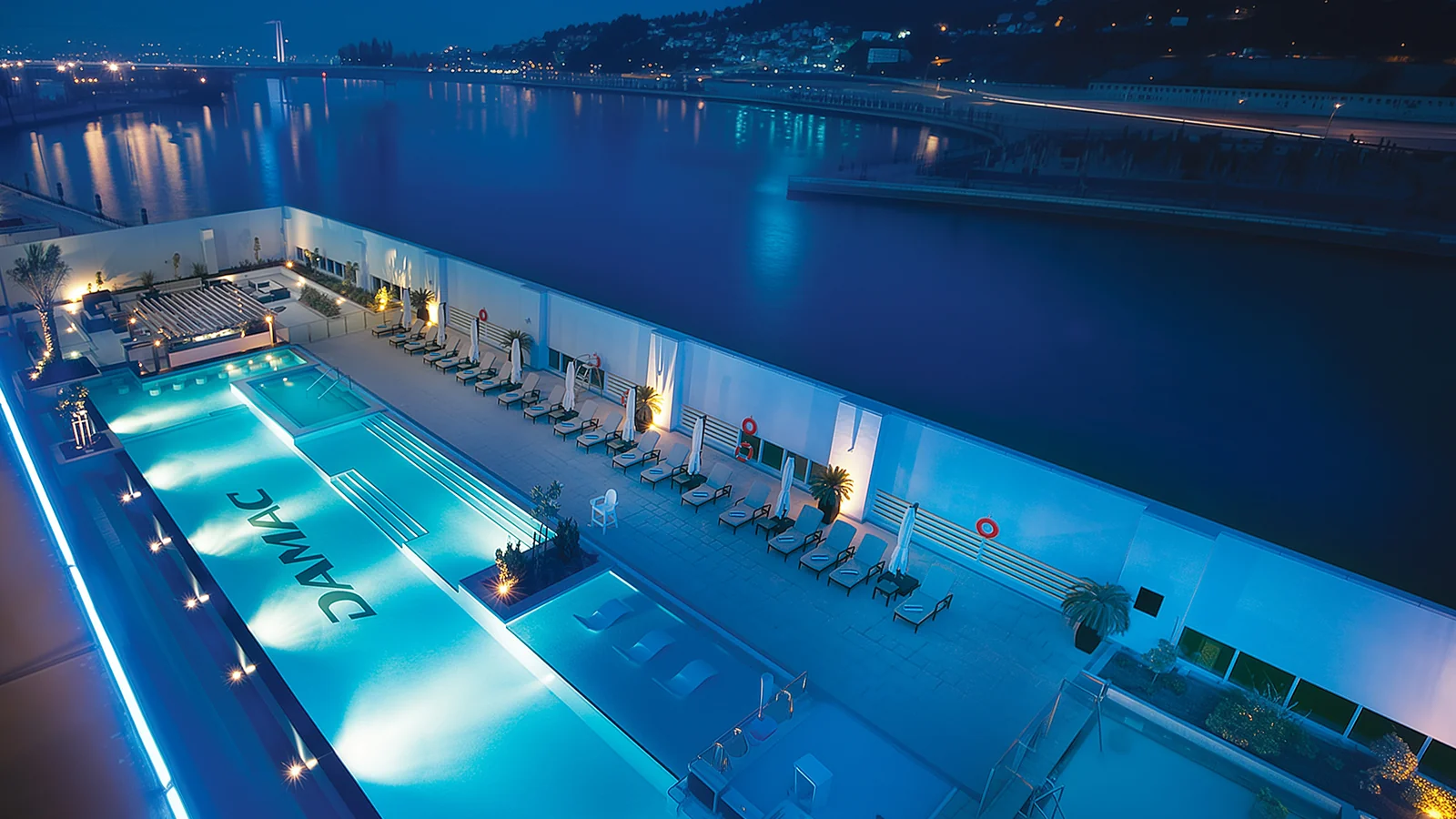 Pool deck above the waterfront