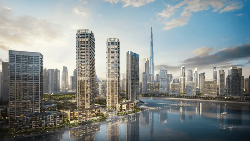 Peninsula Four, The Plaza
